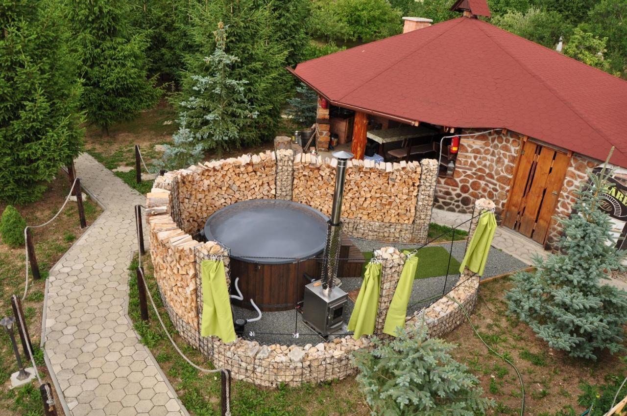 András penzión Krásnohorské Podhradie Exterior foto